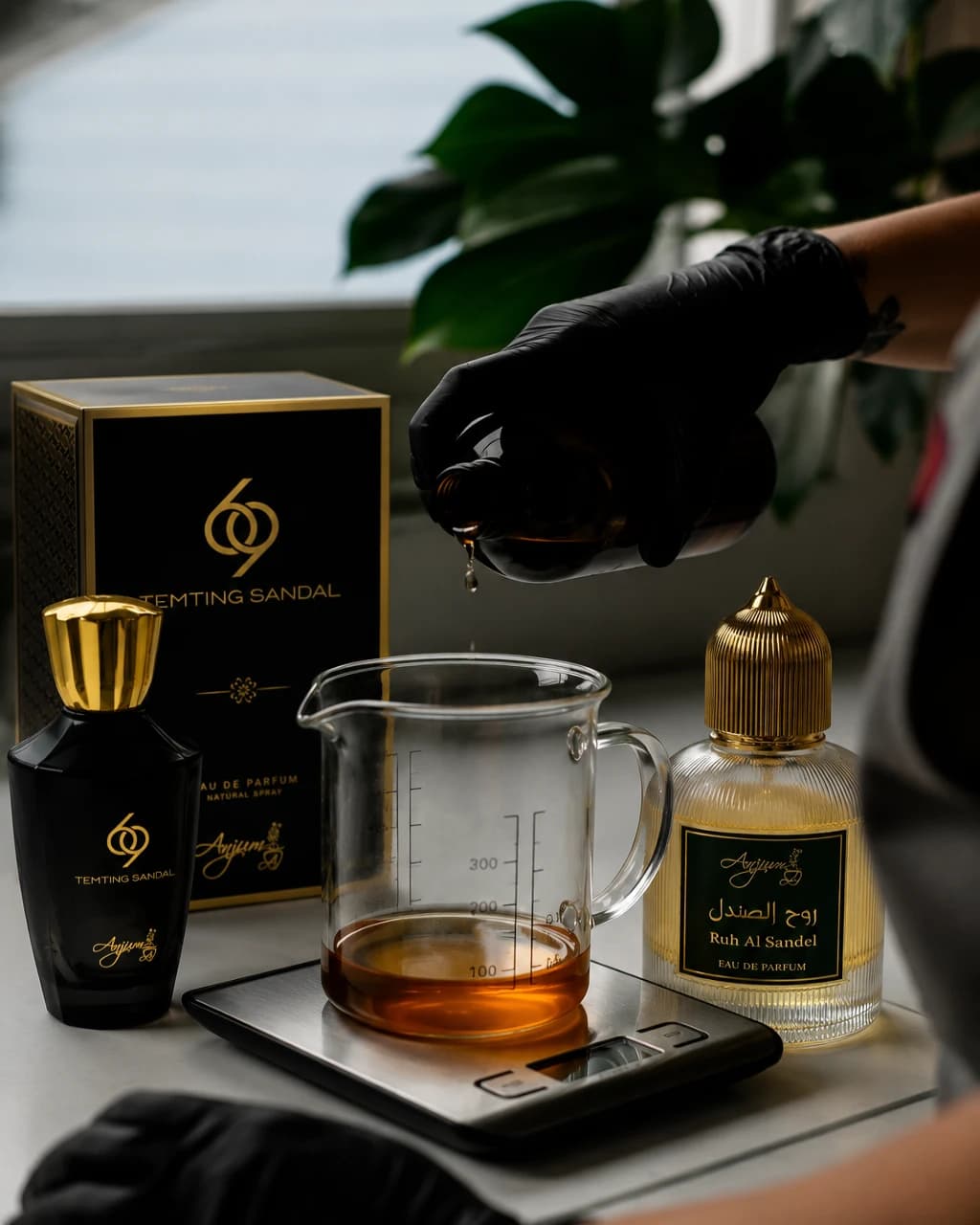 SANDALWOOD IN PERFUMERY